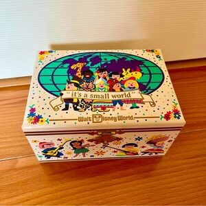 Rare Vintage (1960s) Disney “It’s a Small World” music and jewelry box